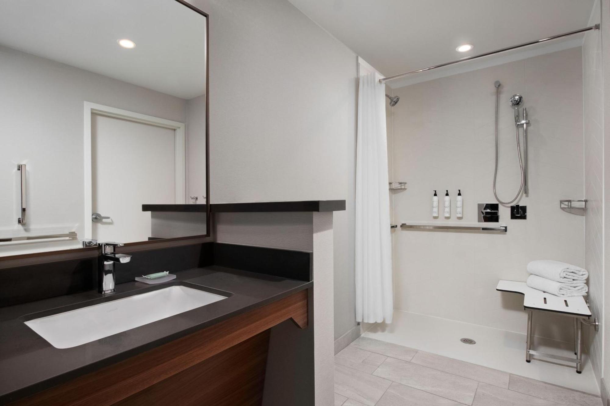 Fairfield By Marriott Inn & Suites Chino Exterior photo