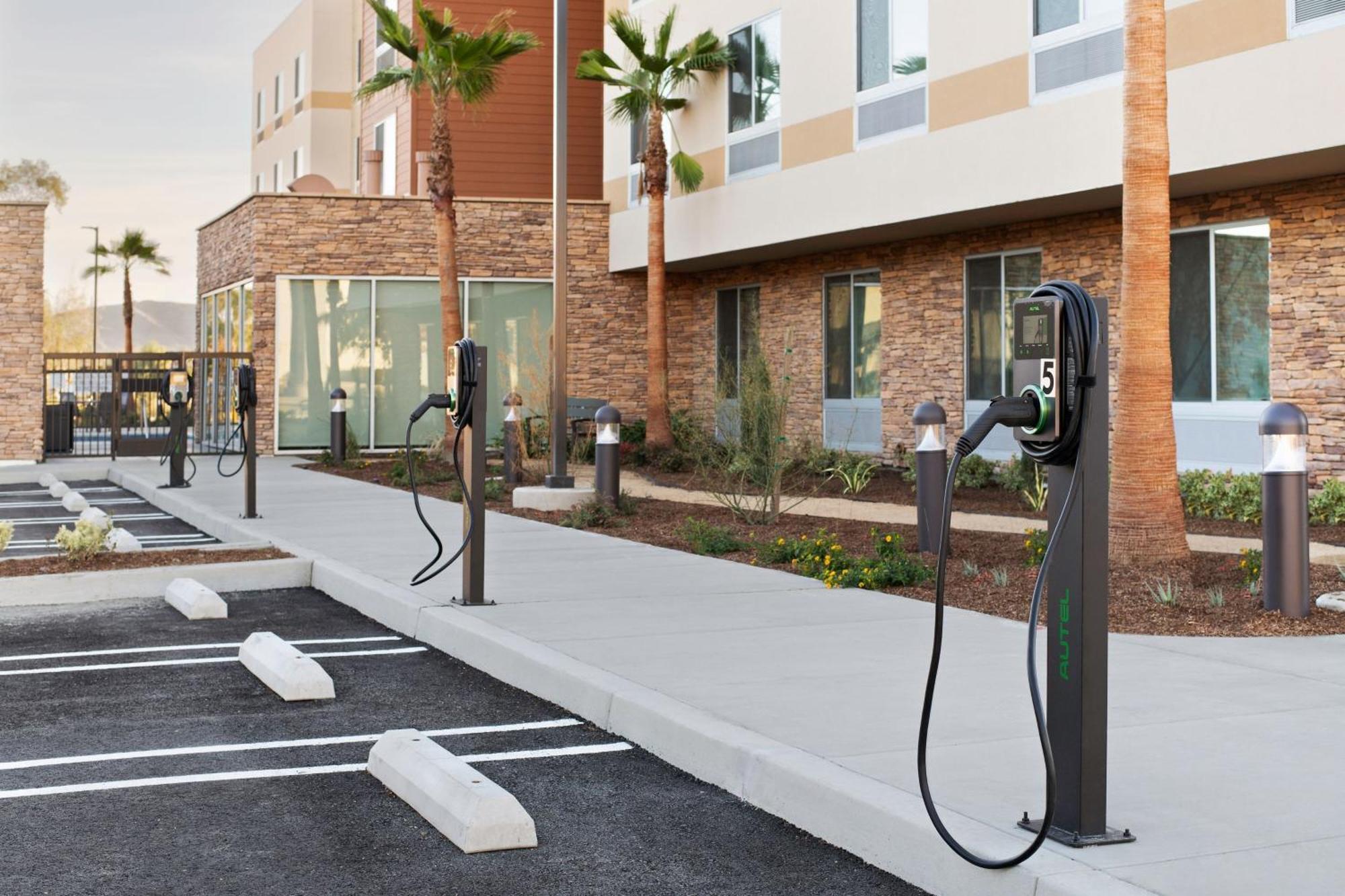 Fairfield By Marriott Inn & Suites Chino Exterior photo